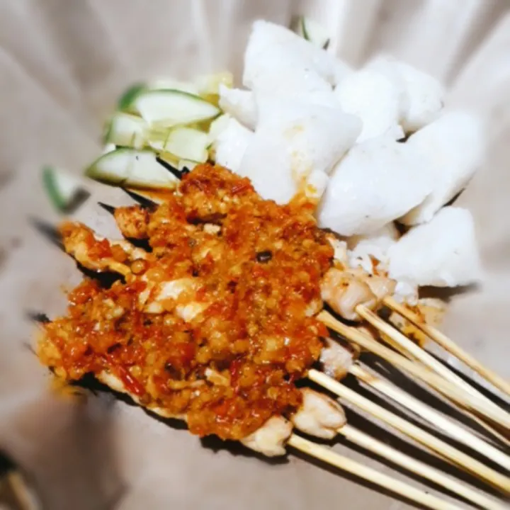 Sate Taichan 
(Sate 10 tusuk + lontong + sambal taichan)

salah satu menu terbaru pondok ombai, untuk kamu yang hobi kuliner pedas,,|Amrina Dwi Maulinaさん