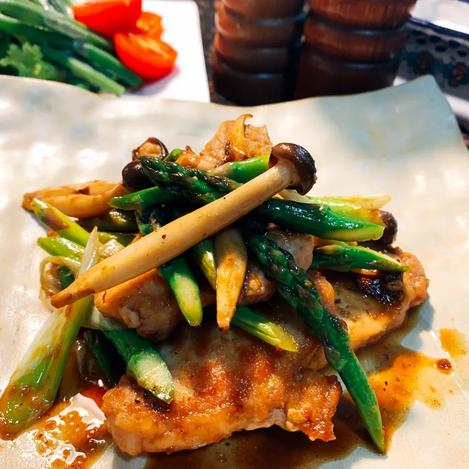 Garlic-Soy Sautéed Pork Chop (豚肉ロースのニンニク醤油焼き)|Masa, The Cooking Husbandさん