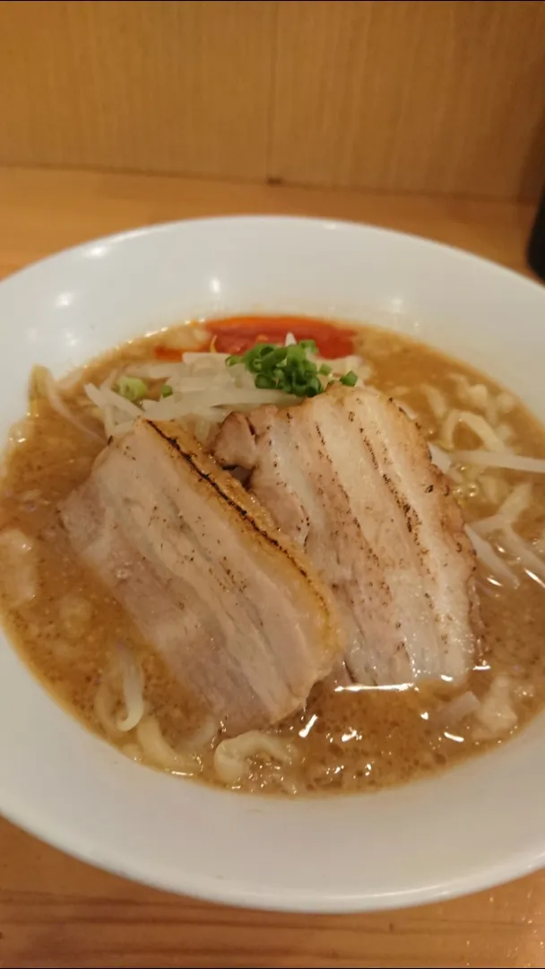 福岡県福岡市南区玉川町「ら～めん はや川」濃厚ピリ辛みそラーメン|たかしさん