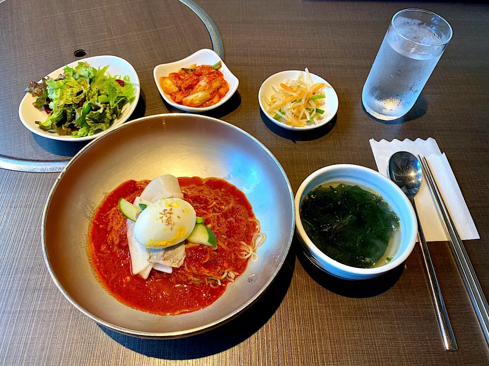 焼肉屋のランチ#ビビン冷麺|Hi-Niさん