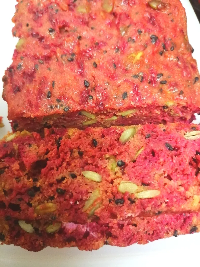 Beetrootbread, caraway, goat cheese|Mirsaraliさん