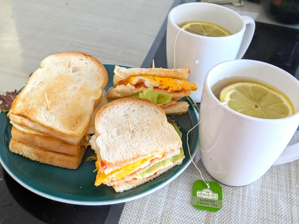 Chicken Ham sandwich with lemon green tea|歆颖さん