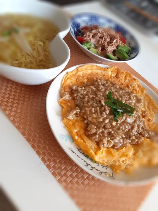 ニラ玉とラーメンランチ☀️🍴|ゆみえさん