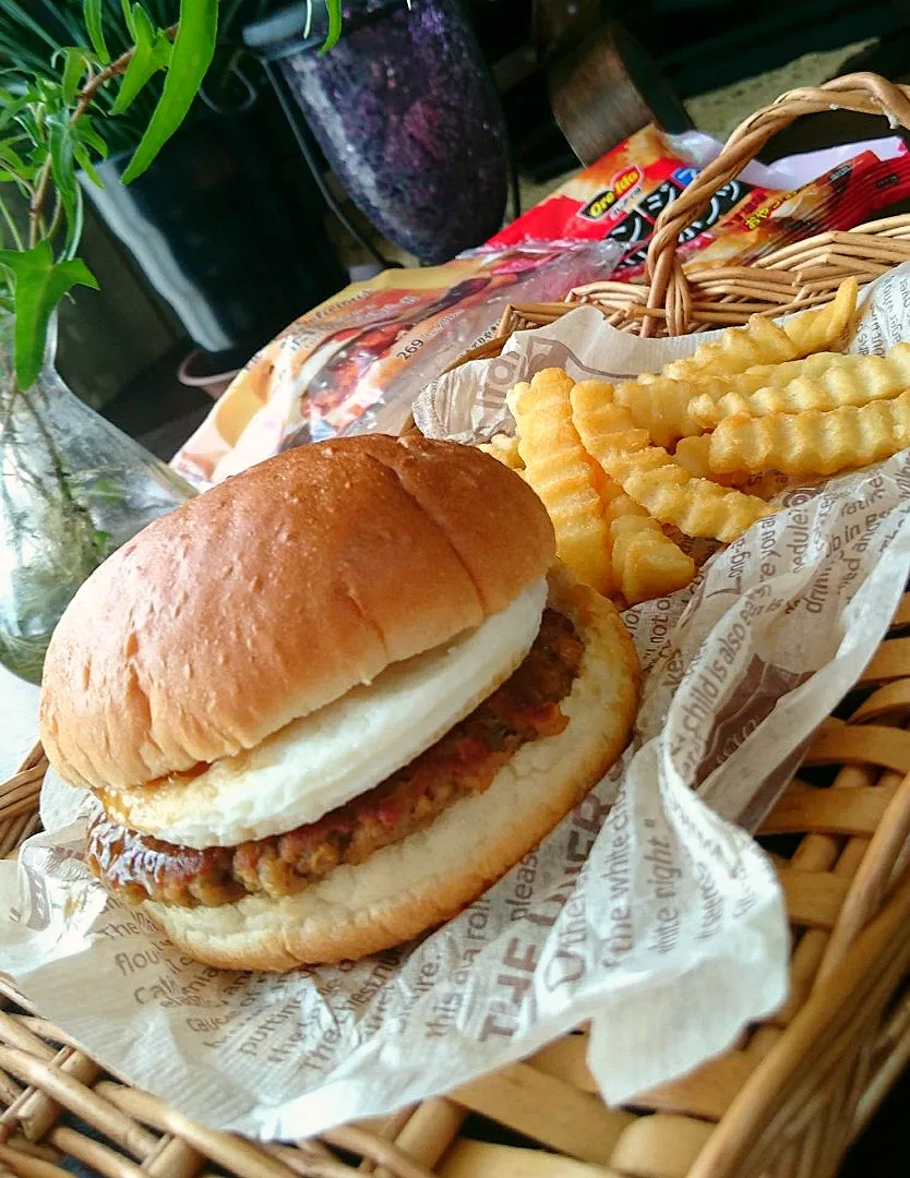 Snapdishの料理写真:とろーりたまごのてりやきﾊﾞｰｶﾞｰ|まりおさん