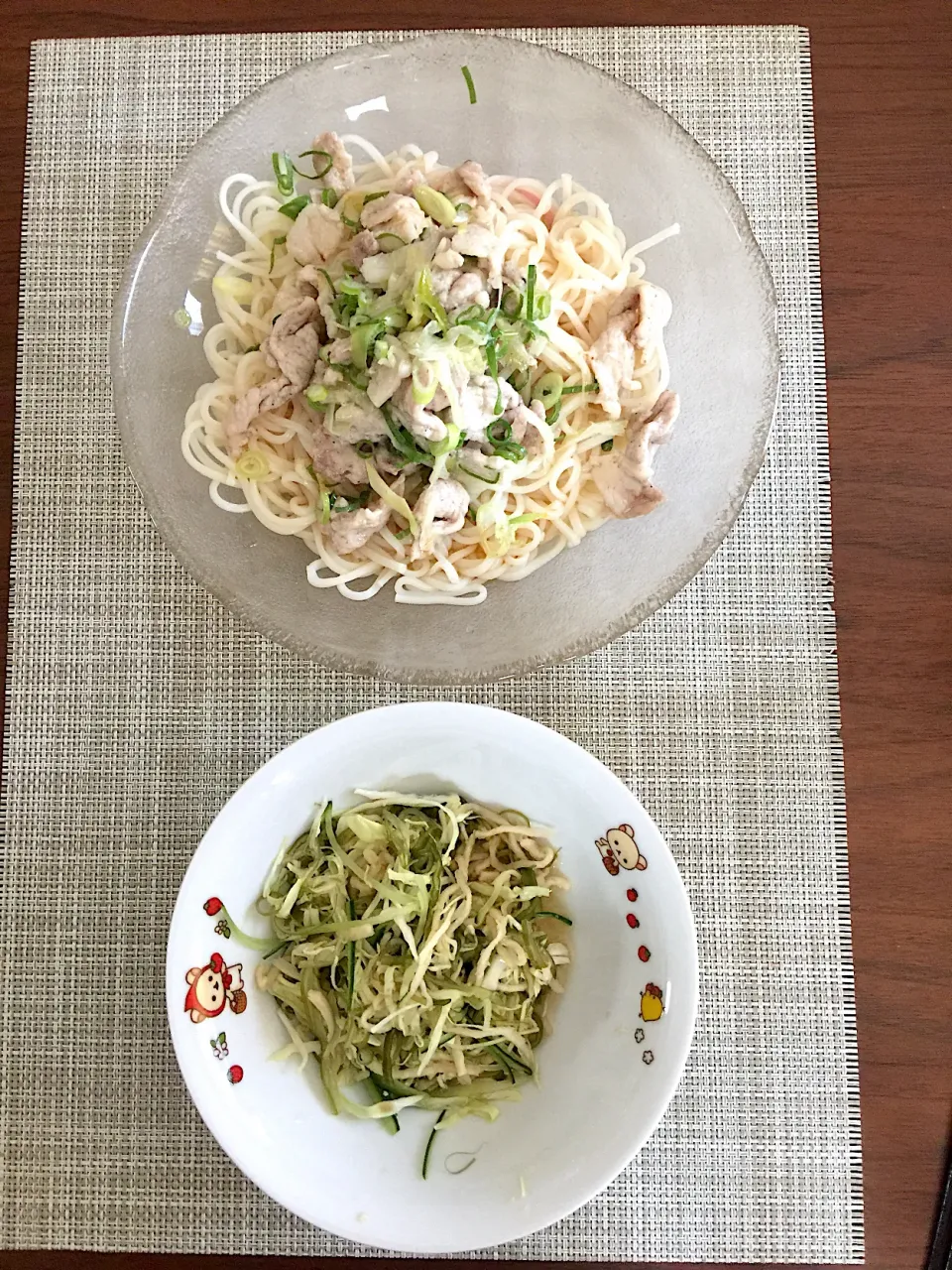 Snapdishの料理写真:ひやむぎ、豚肉とねぎの塩山椒炒め|浜@ちゃんさん