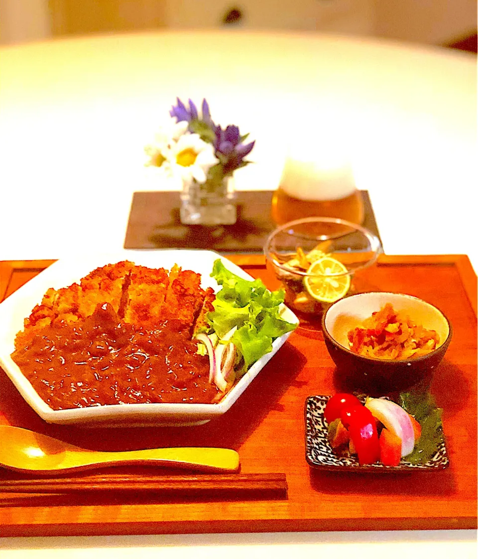 カツカレー　切り干し大根煮　ピクルス🍺😊|あっこさん