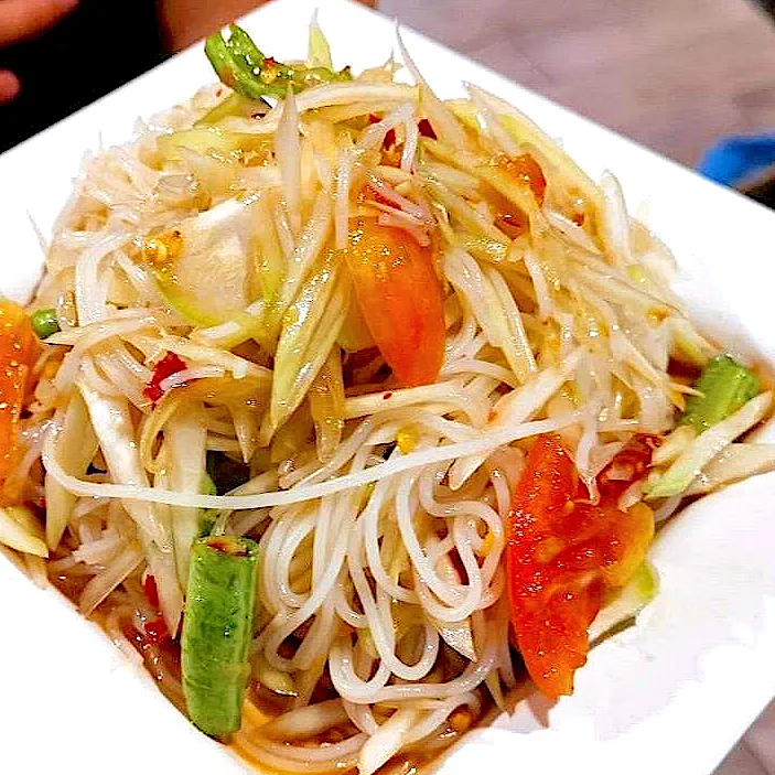 Thai spicy papaya salad or “Som-Tum”|Story-of-A-Chubby-Ladyさん