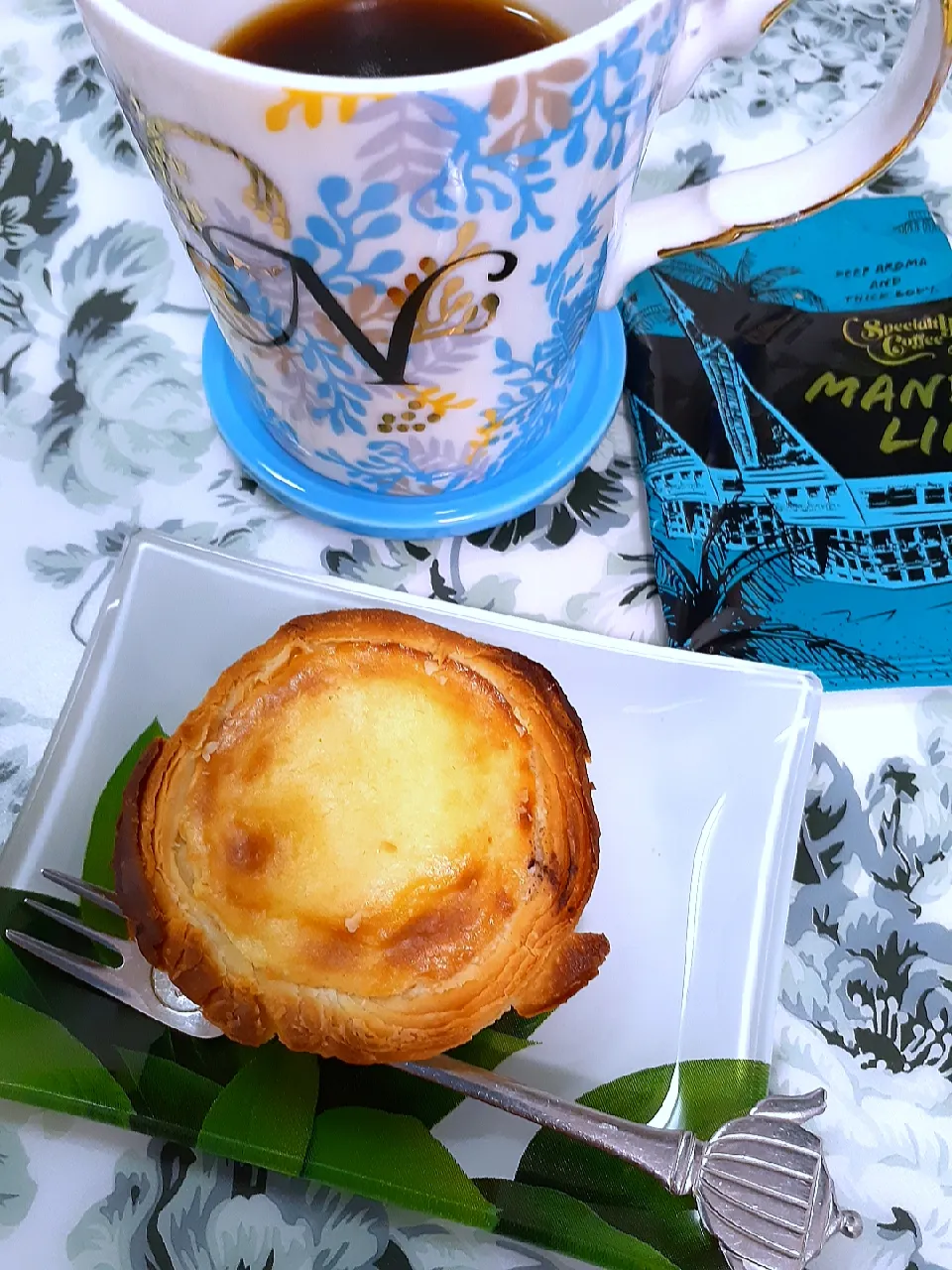 Snapdishの料理写真:🔷今日のおやつ💕業務スーパーの🐣EGG  TART&マンデリン☕リントン🔷|@きなこさん