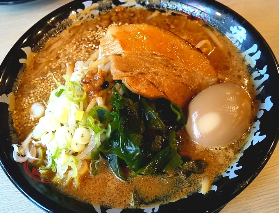 Snapdishの料理写真:樽匠味玉味噌ラーメン（濃厚）|じょうさん