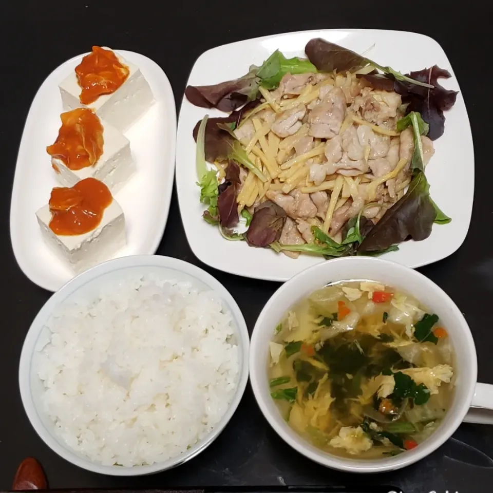 Snapdishの料理写真:豚肉と筍の生姜炒め|Yukiさん