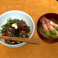 カツオのタタキ丼と甘エビの味噌汁|村岡 哲勇さん