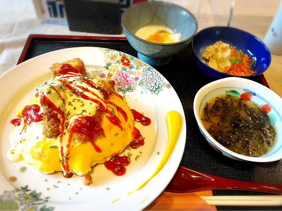 Snapdishの料理写真:武家屋敷のハントンライス ¥1,600|Blue Moon Caféさん