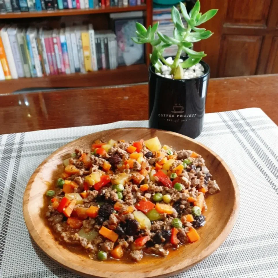 Snapdishの料理写真:Picadillo|Mikaela's Kitchenさん