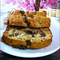 Snapdishの料理写真:CHOCOLATE CHIP BANANA BREAD🎉|Jazzyさん