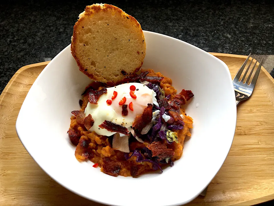 Mashed Sweet Potato, Purple Cabbage&Poached Egg Breakfast|QueenMbeeさん