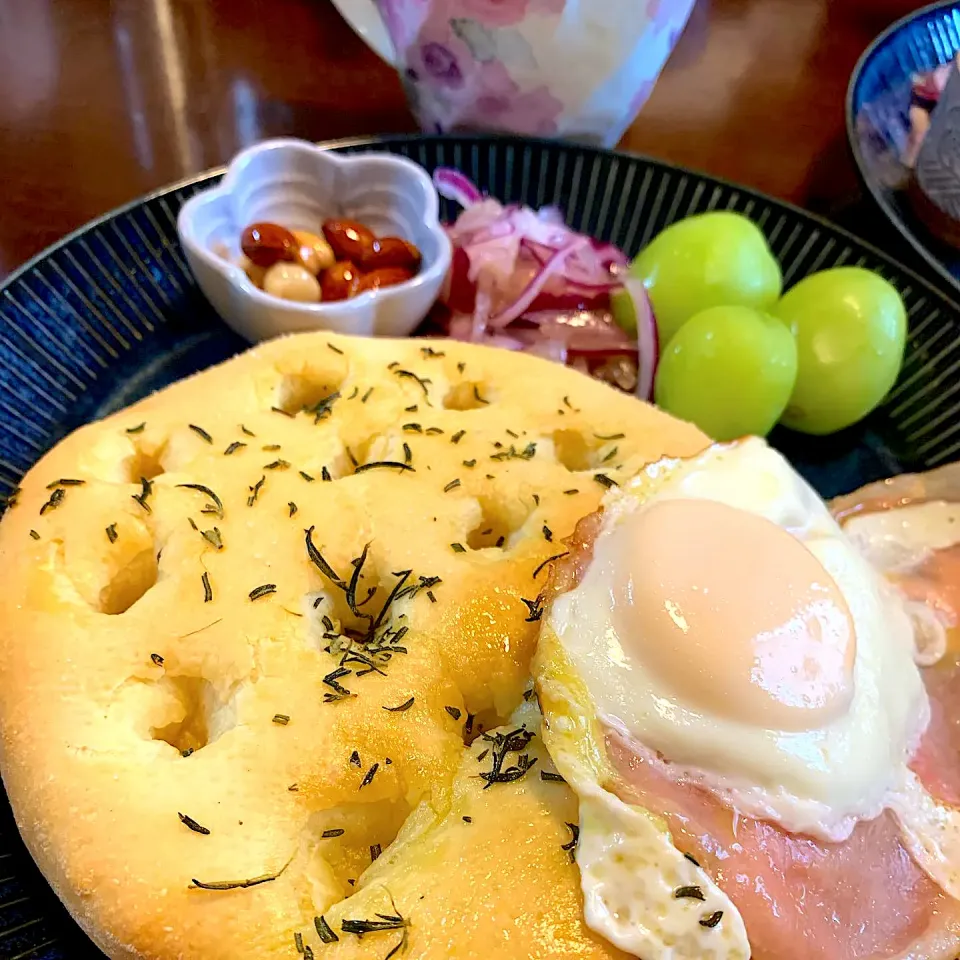 Snapdishの料理写真:フォカッチャプレート🍳|みっこちゃんさん