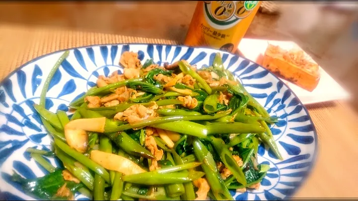 Snapdishの料理写真:空芯菜🌿豚肉炒め
  焼き厚揚げ

 アサヒオフ🍺でかんぱ～い|びせんさん