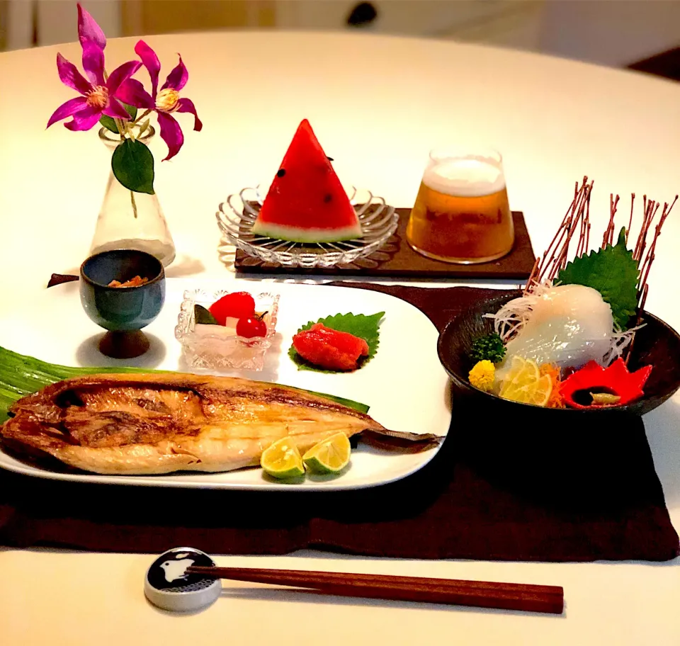 海の幸🐟ほっけの干物　スルメイカの刺身🍺😊|あっこさん