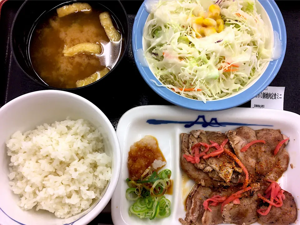 豚焼肉定食 松屋|すくらんぶるえっぐさん