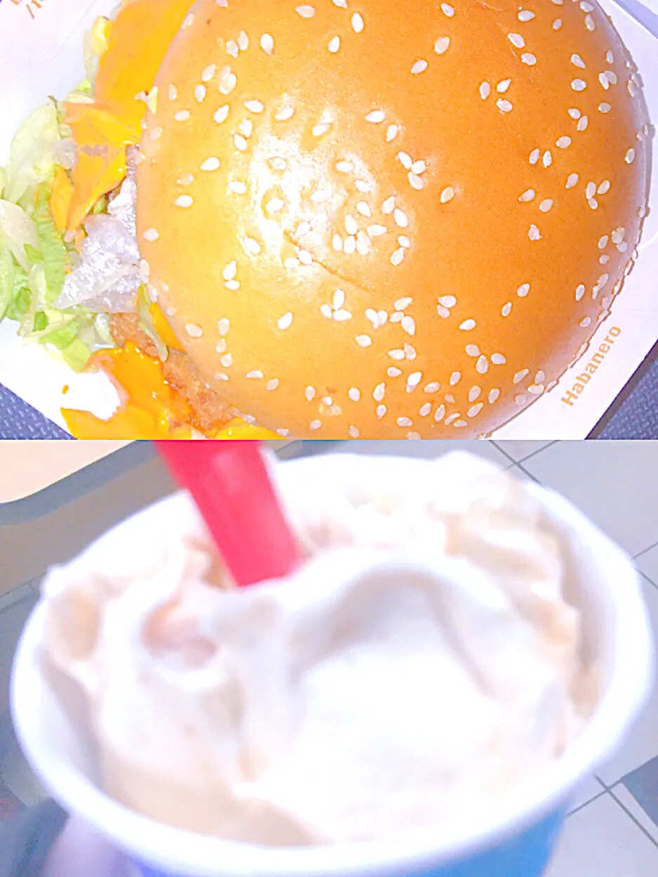 Ghost pepper chicken sandwich and a pumpkin pie blizzard|ninja kittyさん