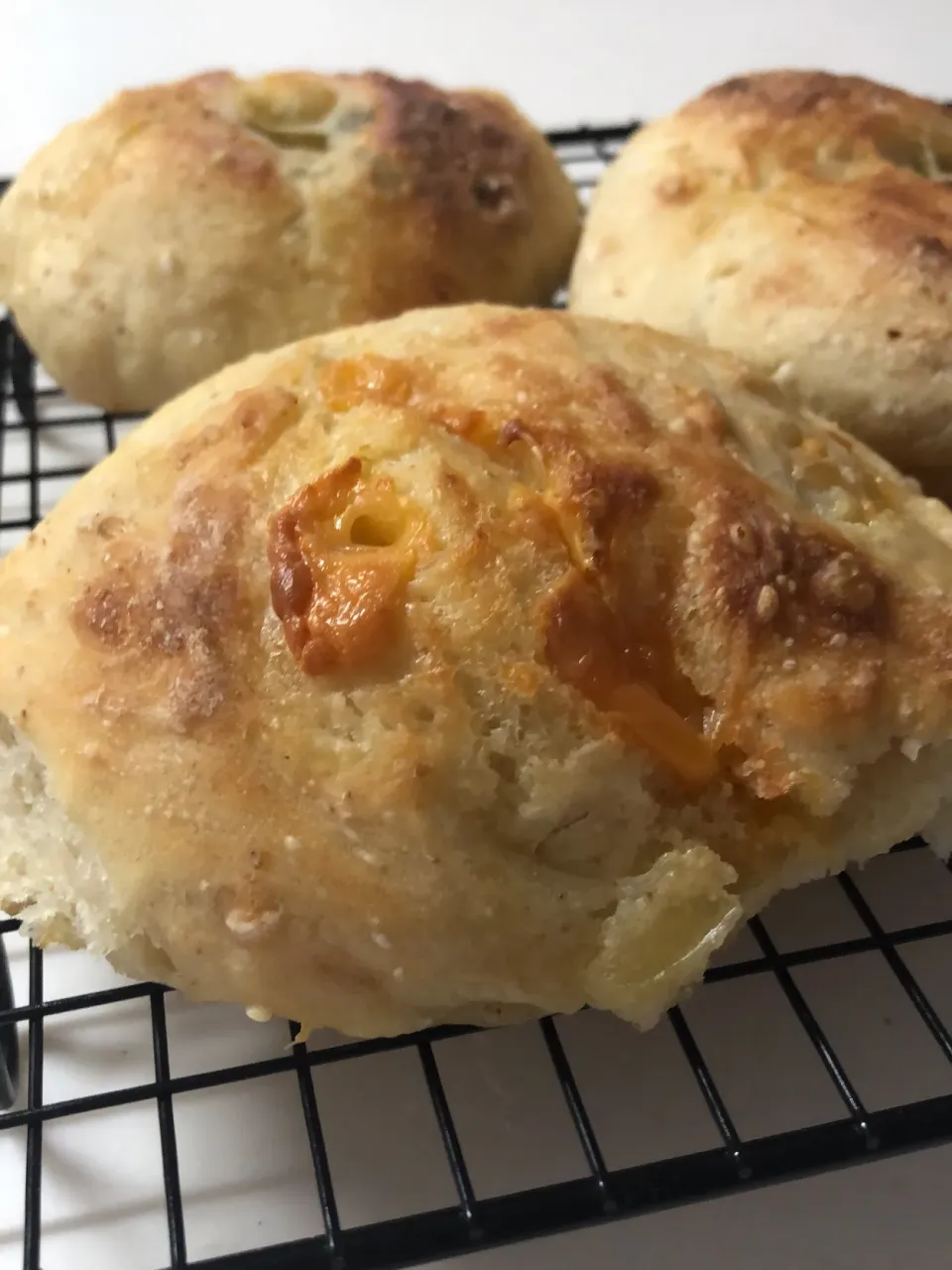 本日の朝ごはん🥖　オーバーナイト製法でリュスティック　チーズ🧀&アリコベール|mizuhoさん