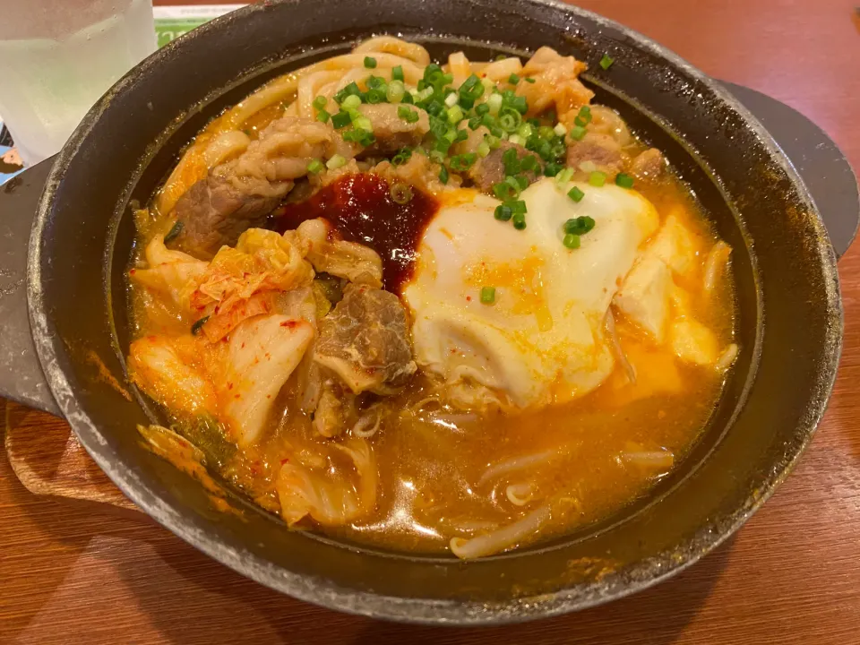 Snapdishの料理写真:ガストの旨辛牛肉チゲ（うどん入り）|Morito Kamiyaさん