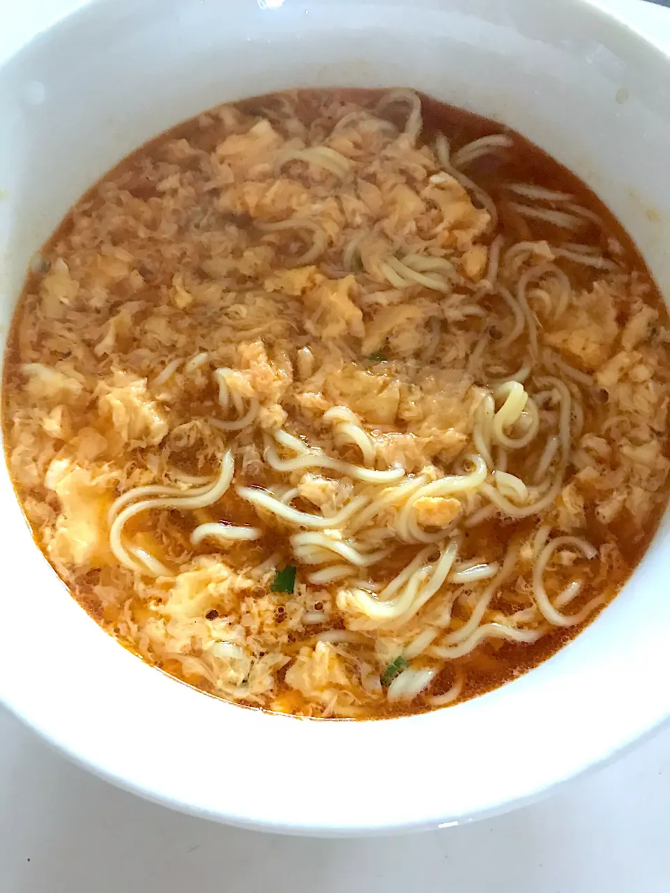 たまご１個でおいしく仕上がる明星中華三昧シリーズの酸辣湯麺🍜|ノムリエさん