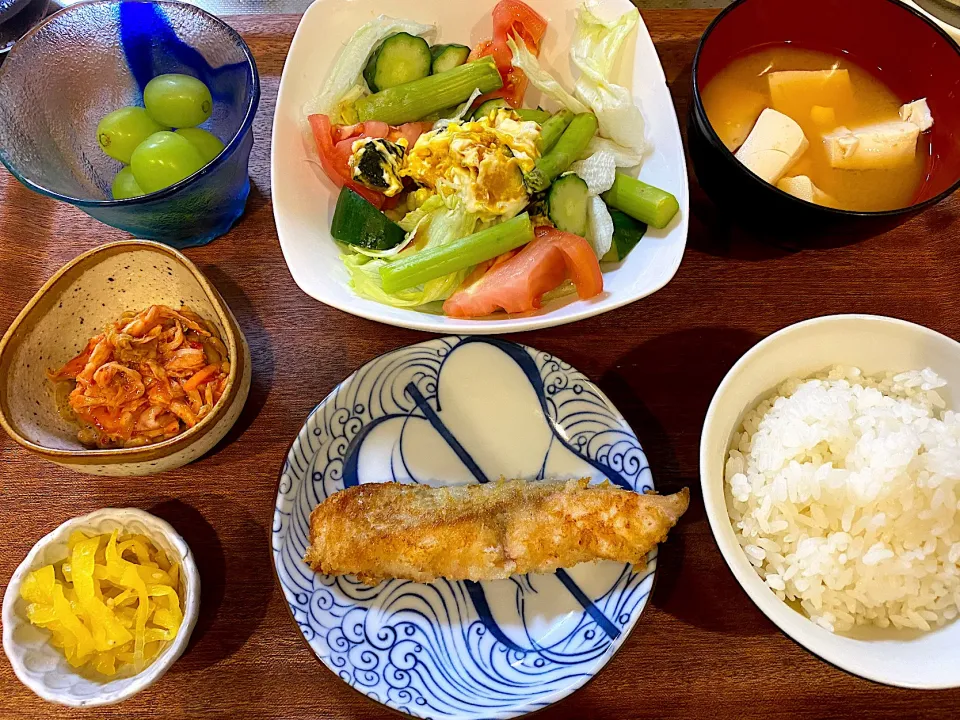 鮭のフライご飯🍚🐟|かおちゃんさん