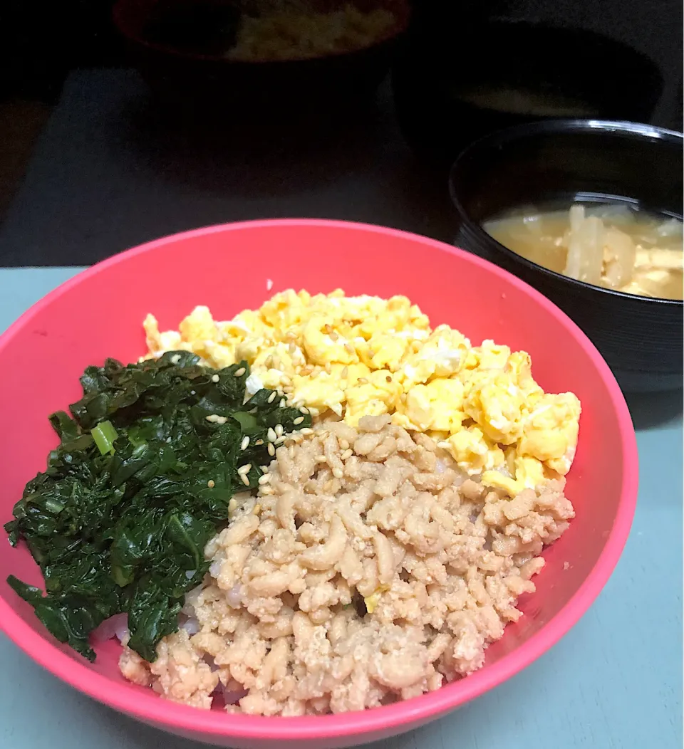 幼児食三色丼|なちょさん