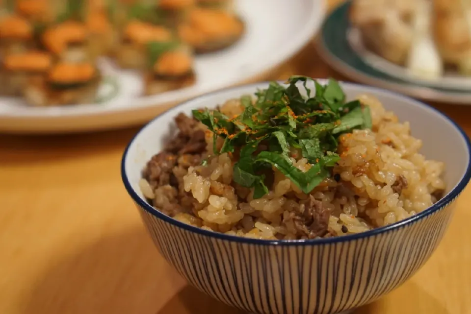 Snapdishの料理写真:牛肉の炊き込みご飯|こたろーさん