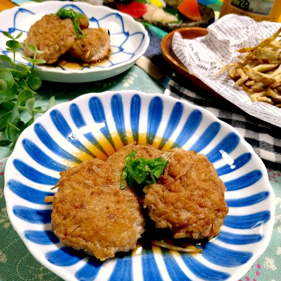 Snapdishの料理写真:もやしでかさ増し☆豚ミンチつくねバーグ|とまと🍅さん