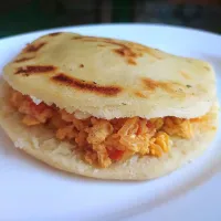 Snapdishの料理写真:Arepa con huevo pericos..!!|Victor Acostaさん