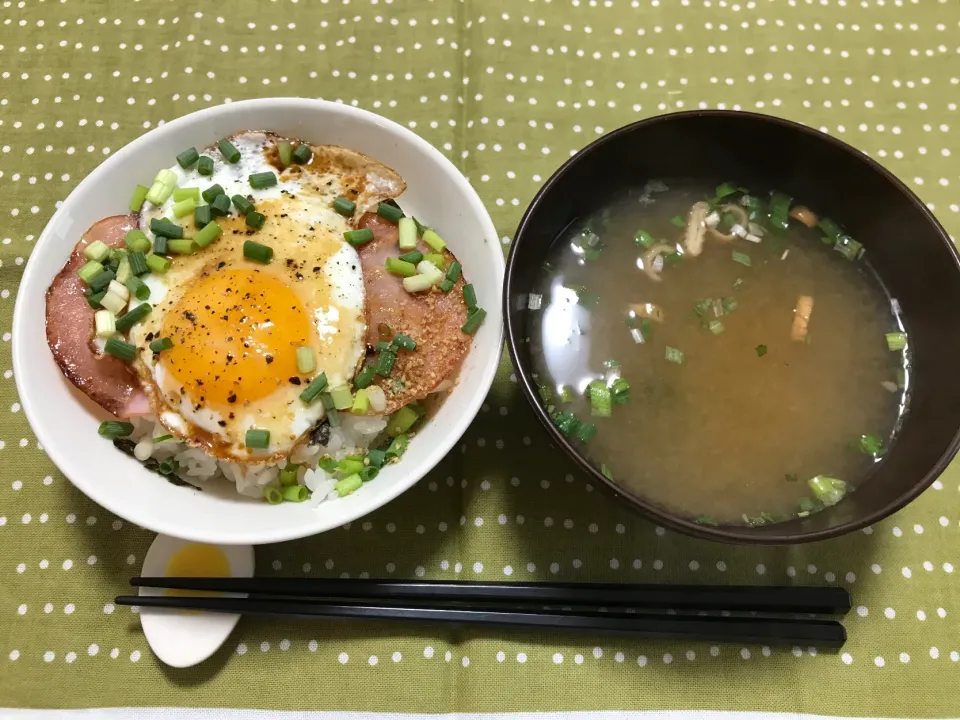 おはようハムエッグ丼定食|morimi32さん