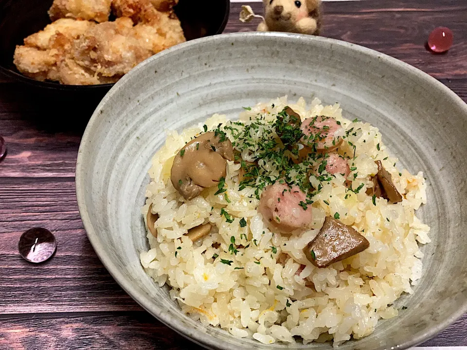 隠し味に椎茸粉末。炊飯器できのことバター香る和風ピラフ|いずみさん