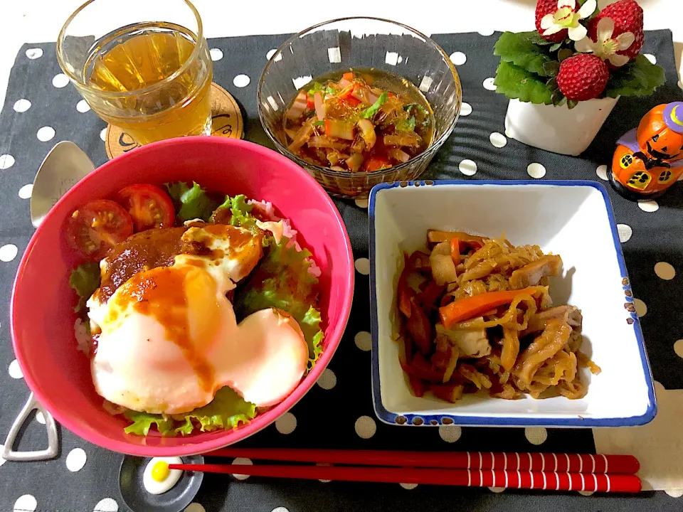 ロコモコ丼、切り干し大根の煮物、海藻麺の酢の物|syamさん