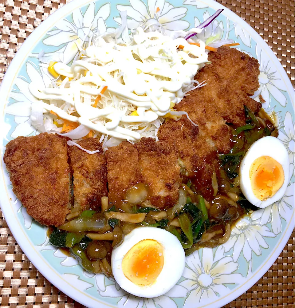 チキンカツのカレーソース掛け|すくらんぶるえっぐさん