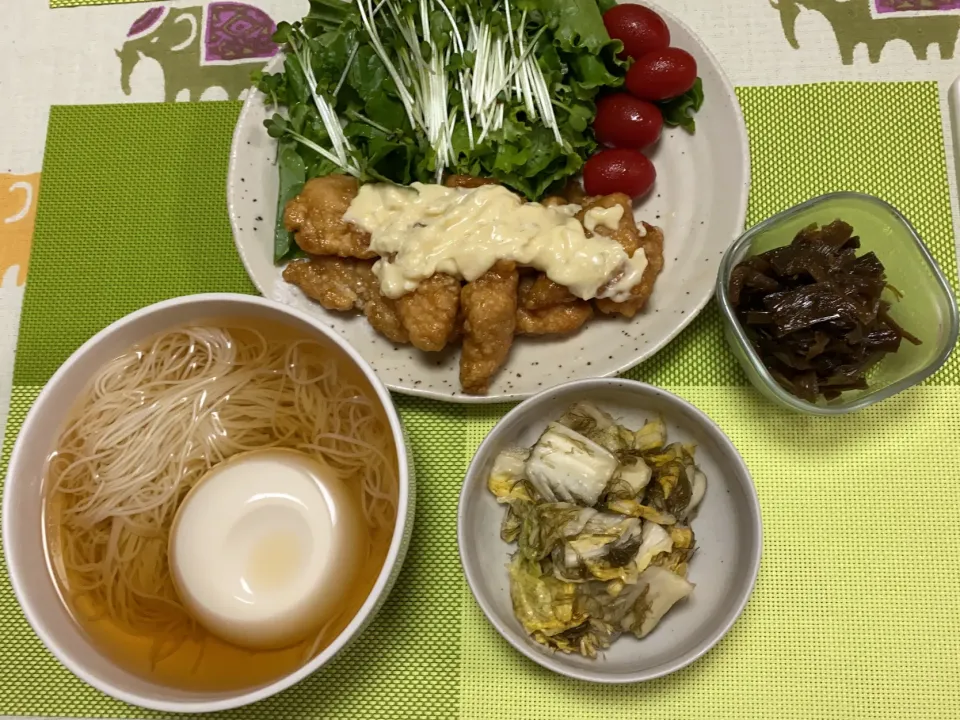 Snapdishの料理写真:チキン南蛮、豆腐とそうめんのすまし汁、白菜昆布の塩漬け、きゃらぶき(いただきもの)|peanutsさん