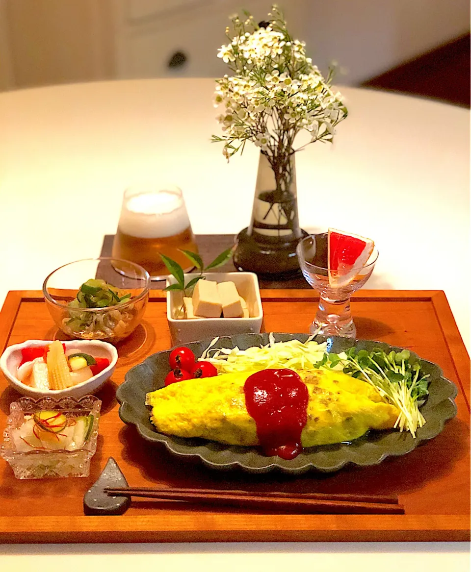 Snapdishの料理写真:ひき肉オムレツ  高野豆腐煮　きゅうりとくらげの酢の物🍺😊|あっこさん