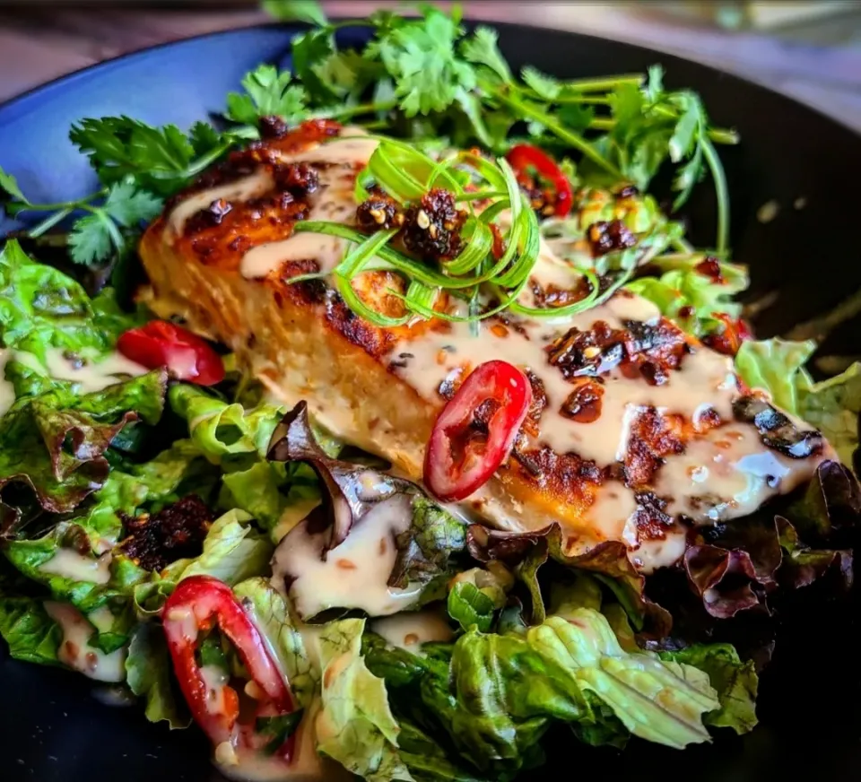 Snapdishの料理写真:Umami Salmon Salad|Jbunny Caféさん