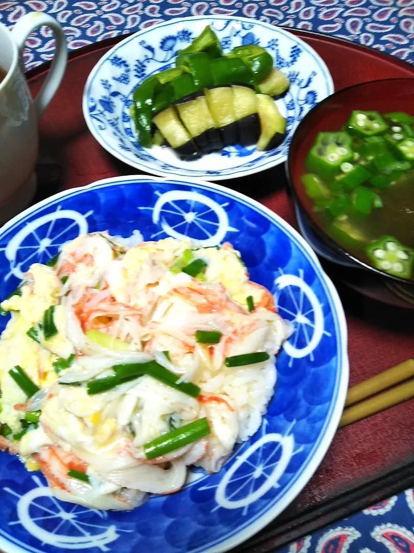 よねばーばの朝ごはん
かにかま丼|yoneばーばさん