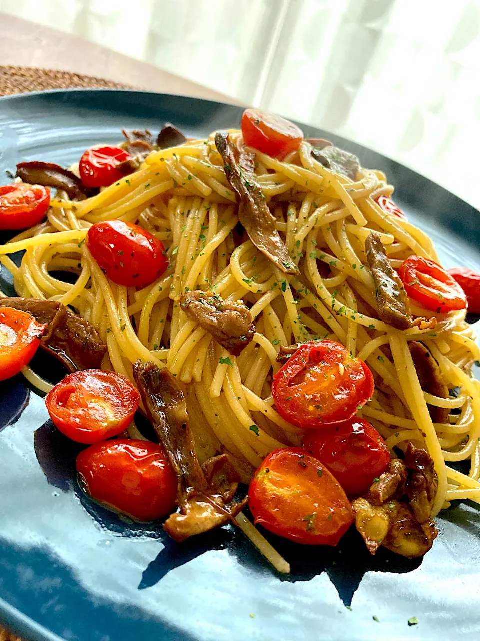 ポルチーニ🍄とトマト🍅のオイルスパゲッティ😋🍝💕🎶✨|アイさん