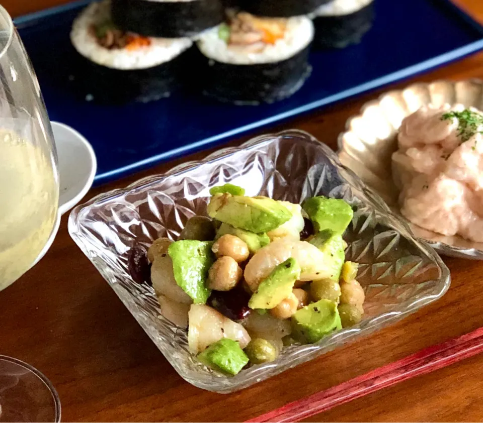 海老アボカドスリービーンズのサラダ　Shrimp avocado and bean salad|マユマユさん