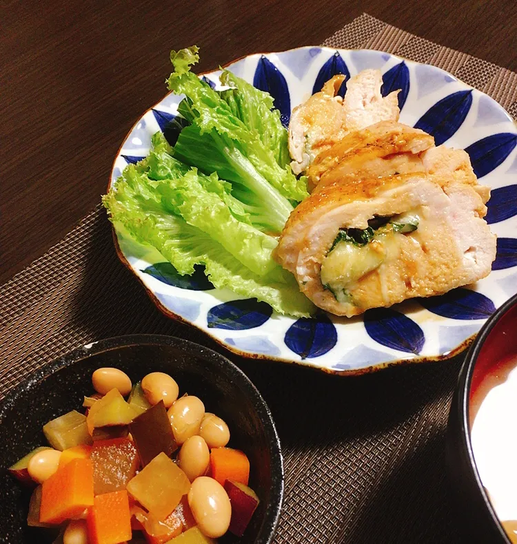 鶏むね大葉チーズ焼き、豆の煮物、キャベツの味噌汁|ちぐあささん