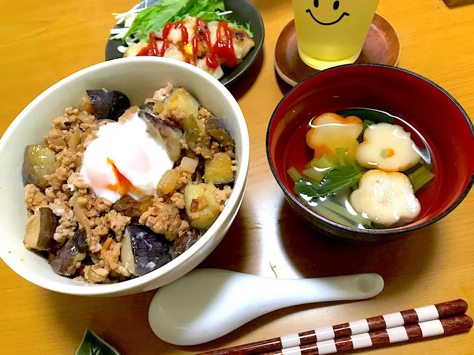 なすの肉みそ丼、焼きポテトコロッケ|Emiko Kikuchiさん