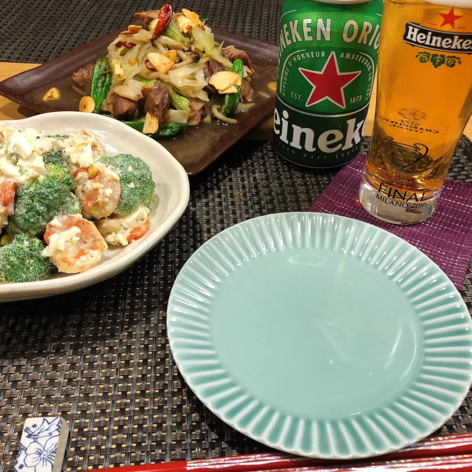 晩ごはん🌙　　海老🦐とブロッコリー🥦のタルタルマスタード　　砂ずりのガーリック🧄炒め|みかんさん