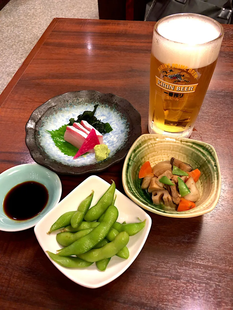 生ビール
枝豆
博多名物 がめ煮
本日のお刺身|T. Wonderさん