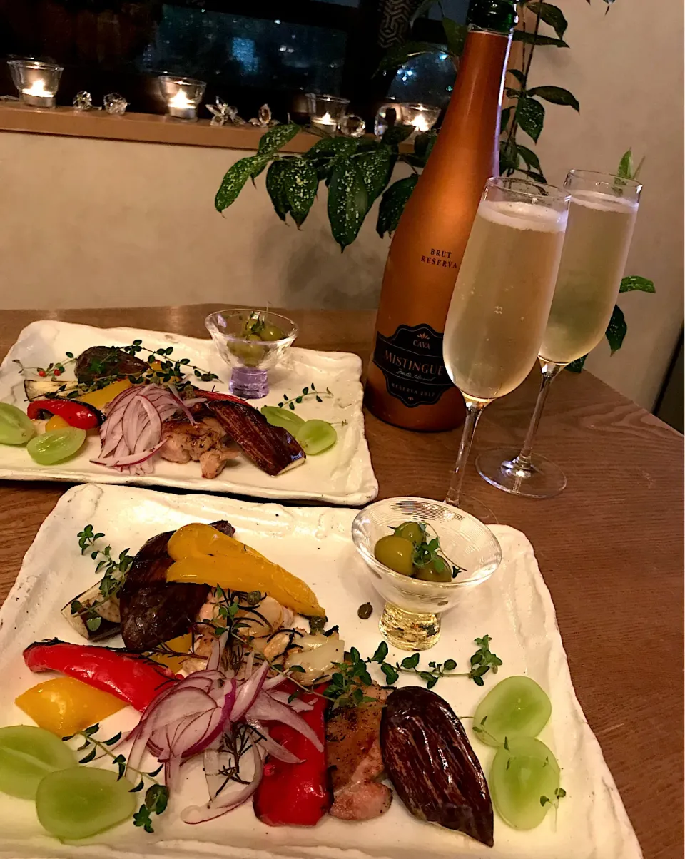 チキンと野菜のグリルとCAVA|izunさん