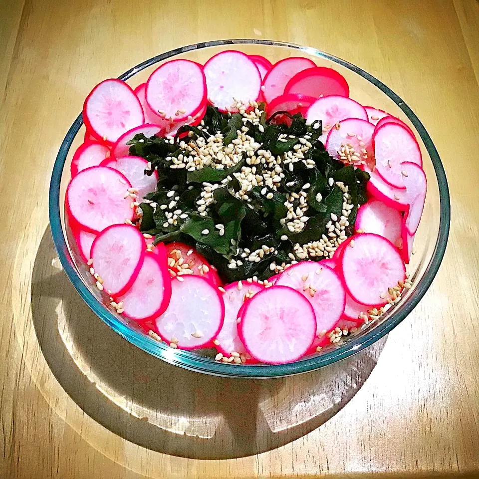 Snapdishの料理写真:夜食🌙　わかめのサラダ🥗|🌿𝚌𝚑𝚎𝚛𝚗𝚘🥄さん