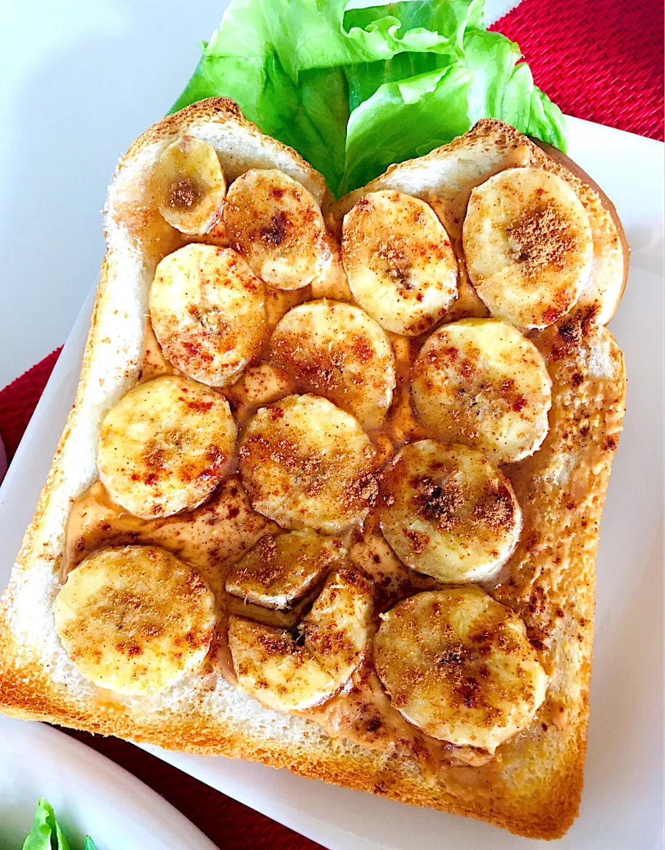 うたかた。さんのお料理です❤️ありがとう😊🙏ピーナッツバターにバナナ🍌そしてシナモンシュガーのオープンサンド^_^😋❤️|HAMI69さん