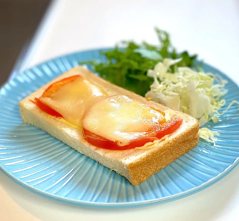 トマトのチーズトースト|かっちゃん杉さん